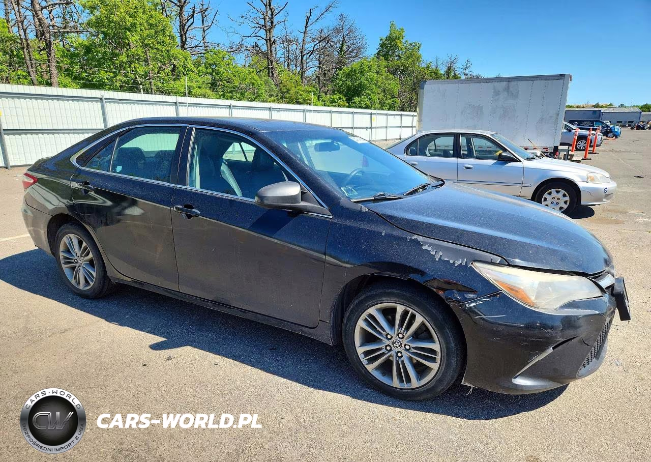2015 Toyota Camry Se VIN:4T1BF1FK0FU915238 - 4
