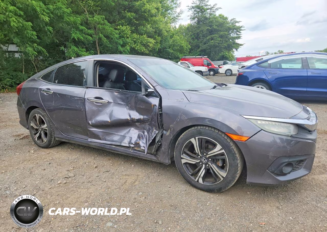2016 Honda Civic Touring VIN:19XFC1F9XGE203265 - 4