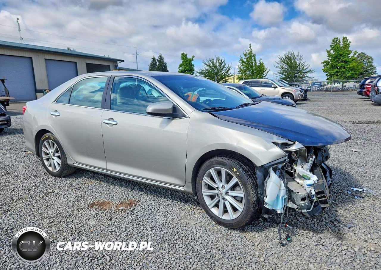 2014 Toyota Camry Xle VIN:4T4BF1FK6ER389167 - 4