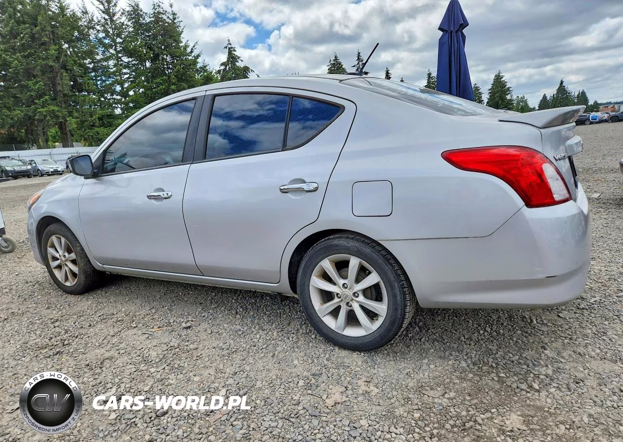 2015 Niss Versa VIN:3N1CN7AP4FL800799 - 2