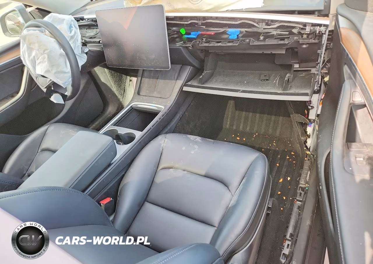 2023 Tesla Model Y VIN:7SAYGDEE7PF699331 - 8
