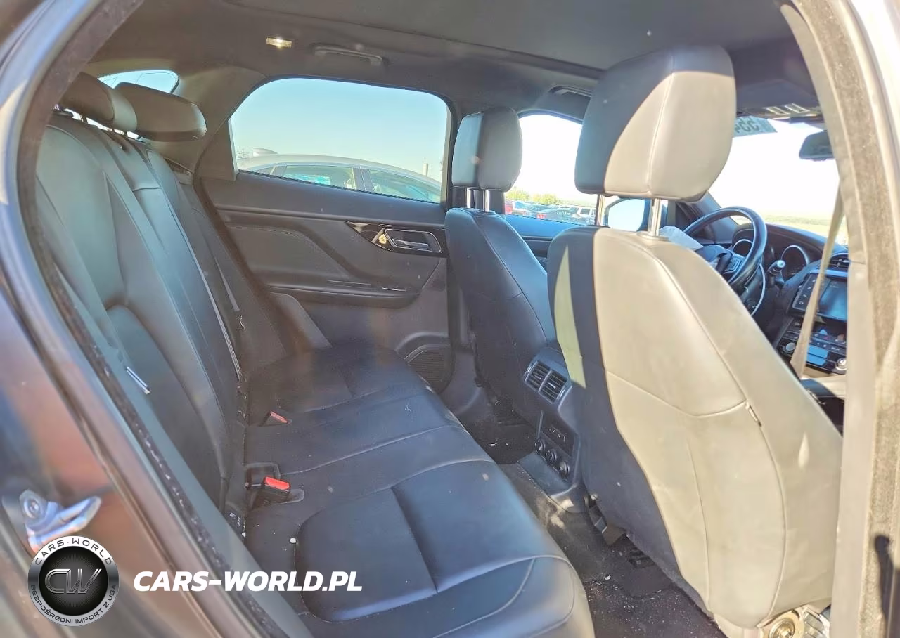 2017 Jaguar F-Pace Premium VIN:SADCJ2BNXHA096616 - 11