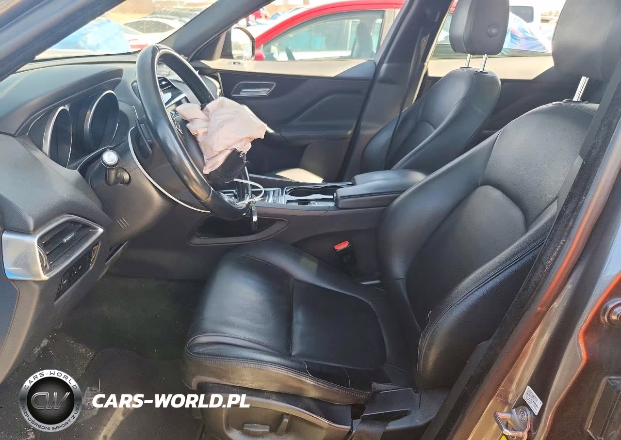 2017 Jaguar F-Pace Premium VIN:SADCJ2BNXHA096616 - 7
