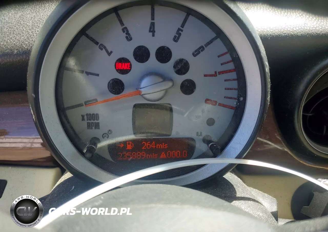 2009 Mini Cooper Clubman VIN:WMWML33509TP98722 - 9