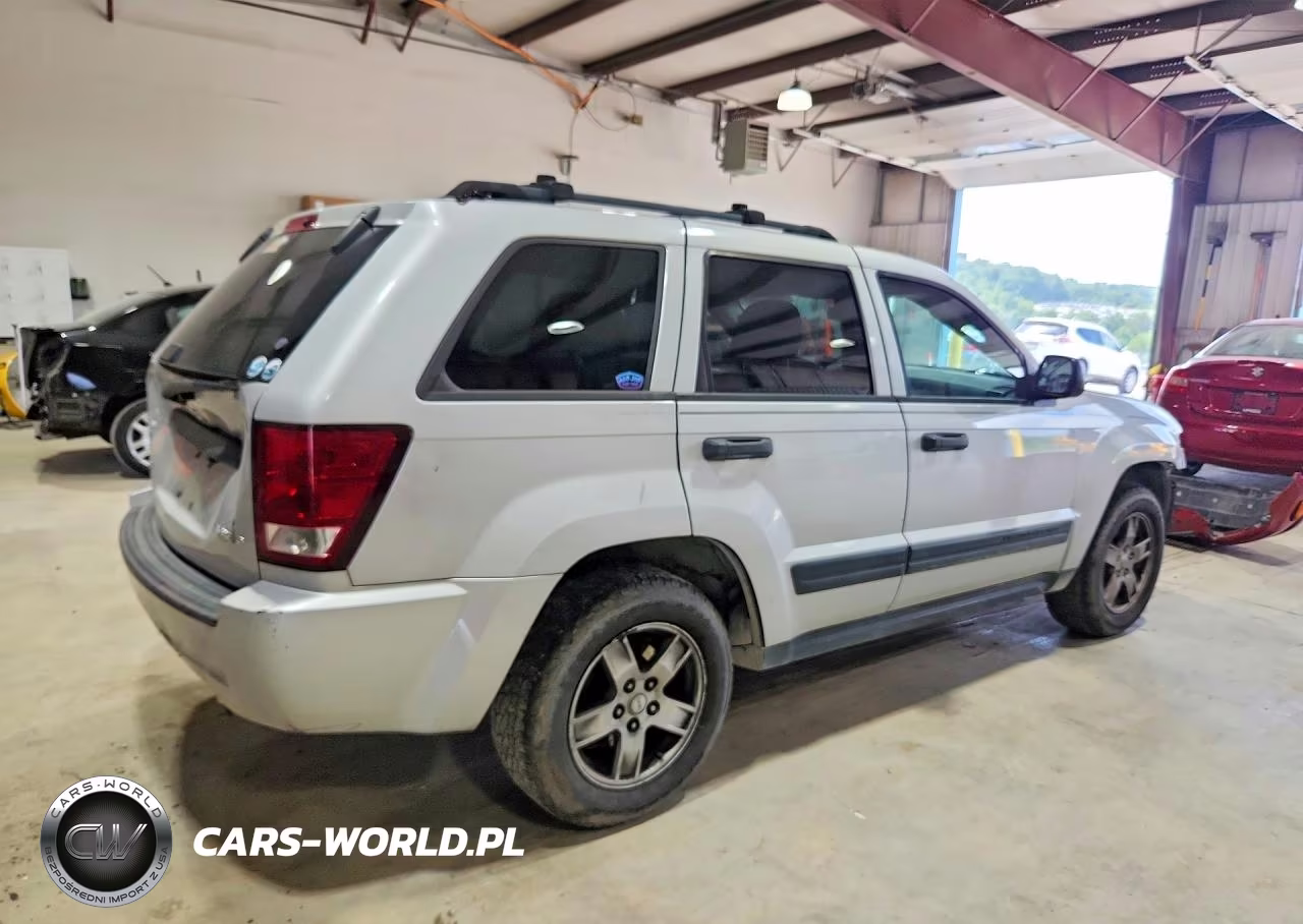 2005 Jeep Grand Cherokee Laredo VIN:1J4GR48K95C564473 - 3