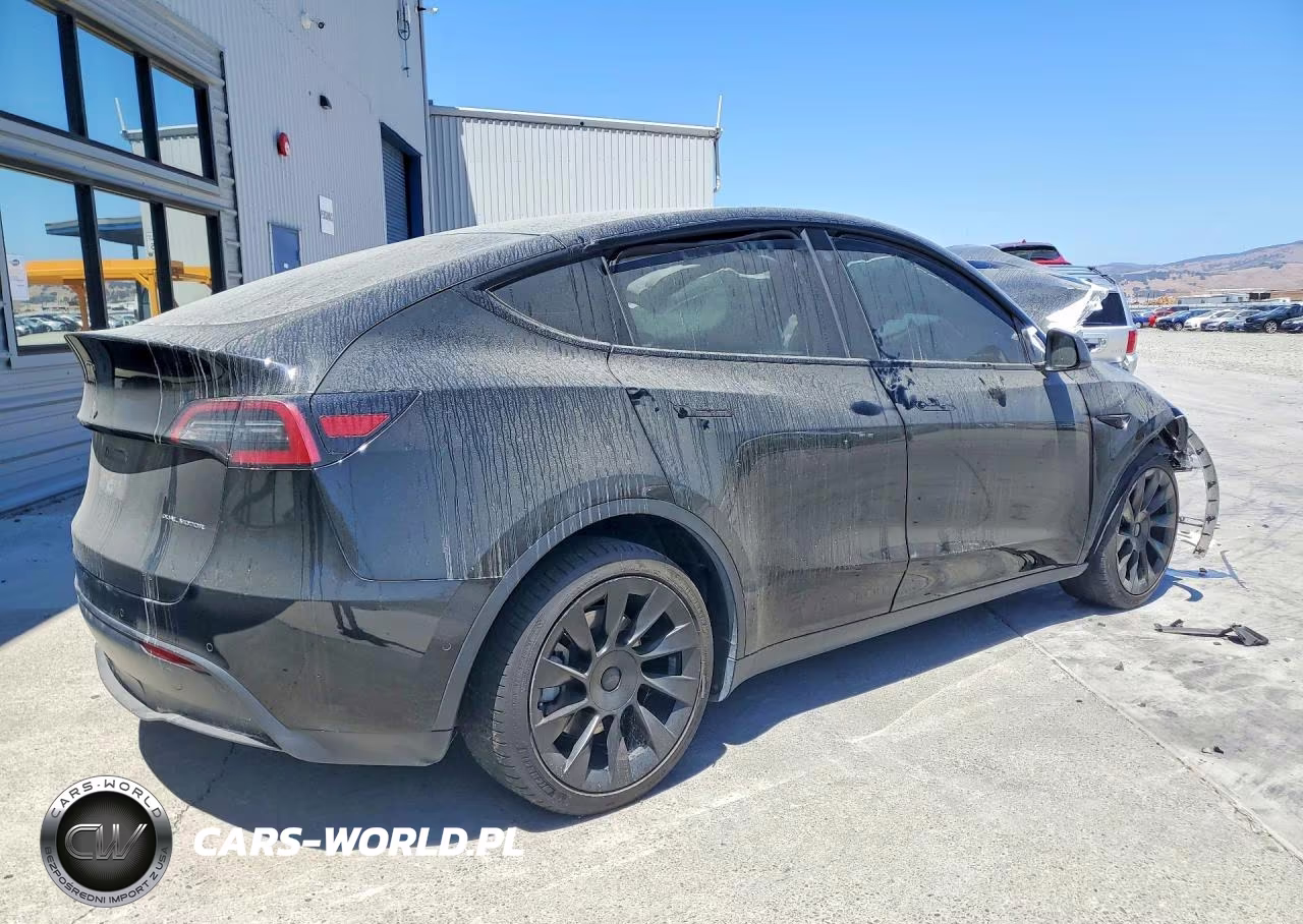 2022 Tesla Model Y VIN:7SAYGDEE4NF346316 - 3