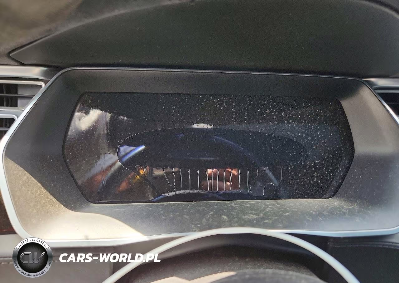 2016 Tesla Model S VIN:5YJSA1E25GF156830 - 9