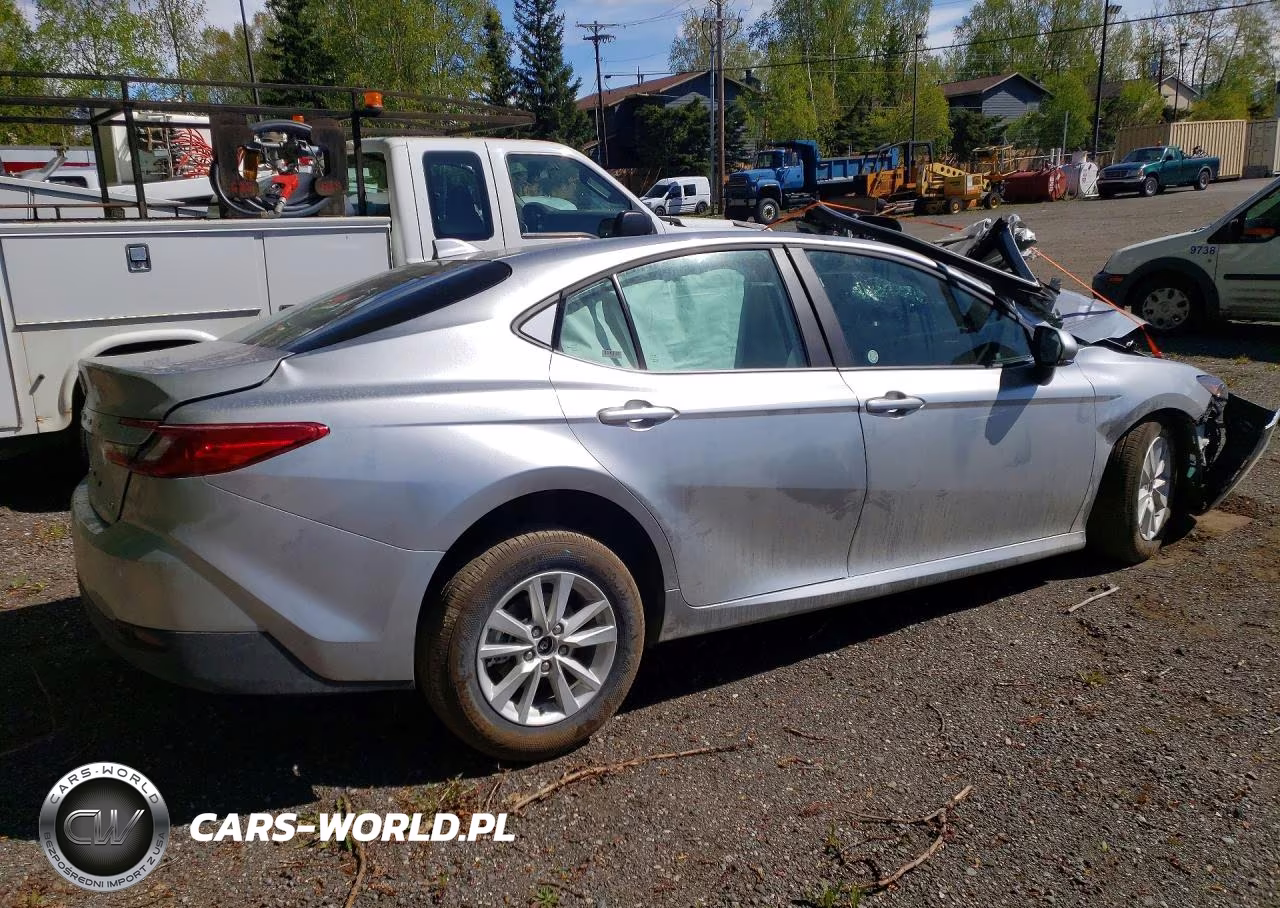 2026 Toyota Camry Le VIN:4T1DBADK5TU557380 - 3