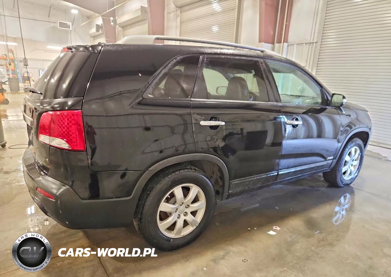 2013 Kia Sorento Lx VIN:5XYKTDA24DG402630 - 3