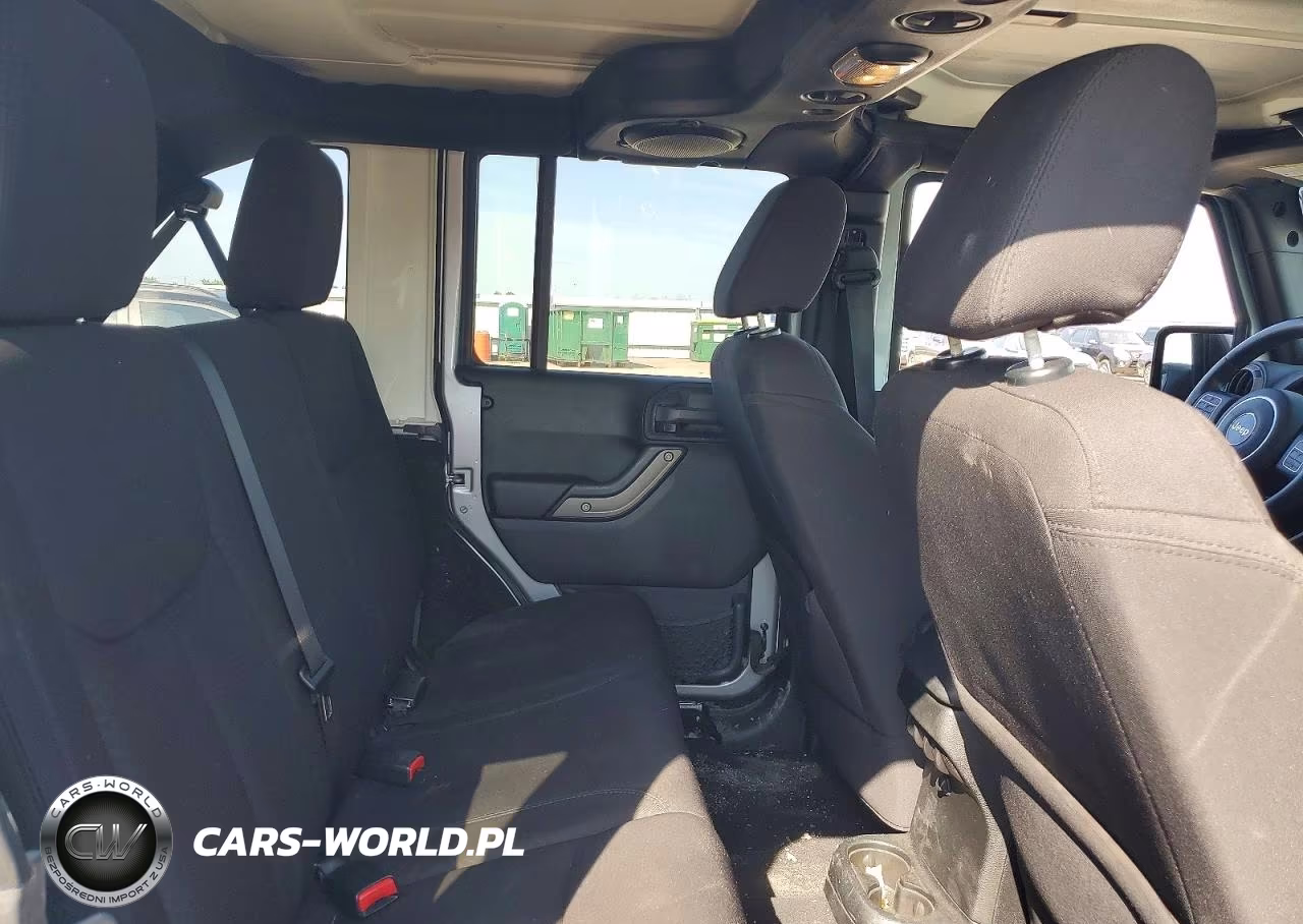 2014 Jeep Wrangler Unlimited Sport VIN:1C4BJWDG1EL127345 - 11