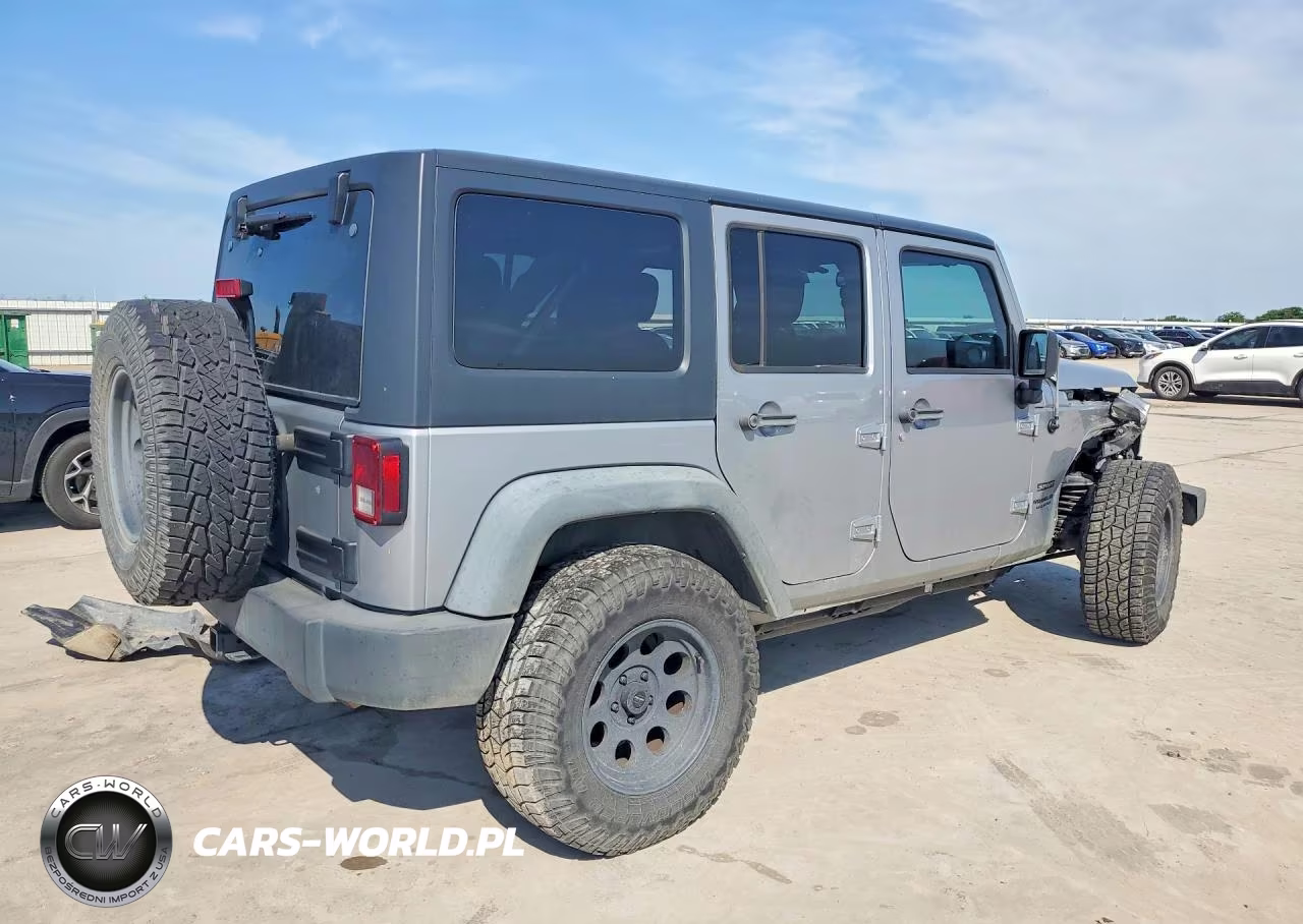 2014 Jeep Wrangler Unlimited Sport VIN:1C4BJWDG1EL127345 - 3