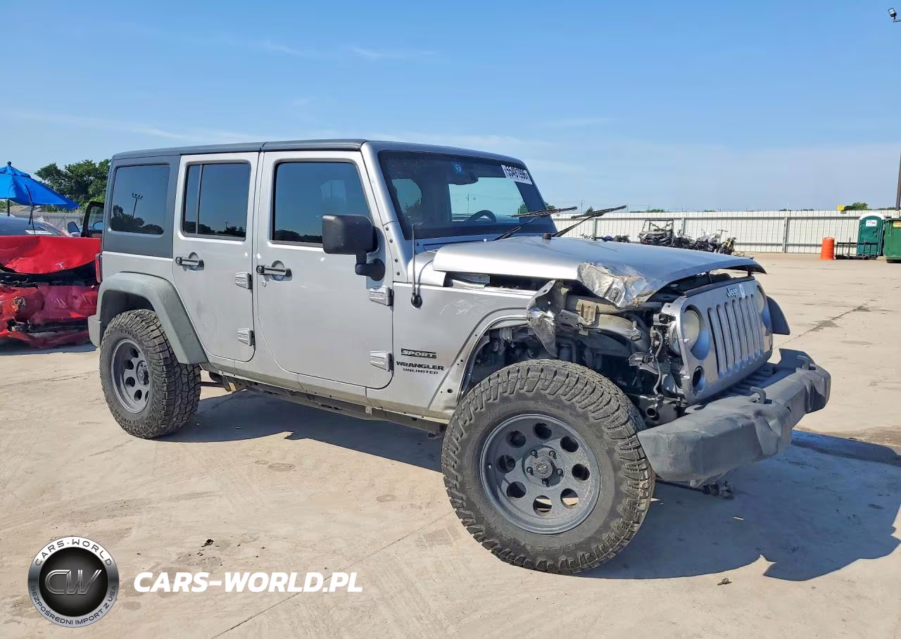 2014 Jeep Wrangler Unlimited Sport VIN:1C4BJWDG1EL127345 - 4