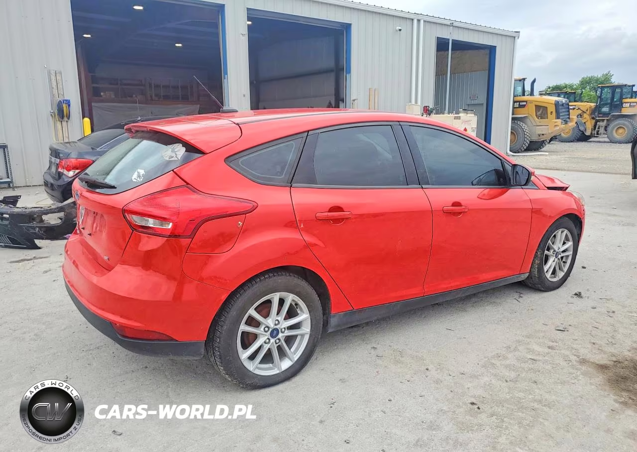 2017 Ford Focus Se VIN:1FADP3K28HL258635 - 3
