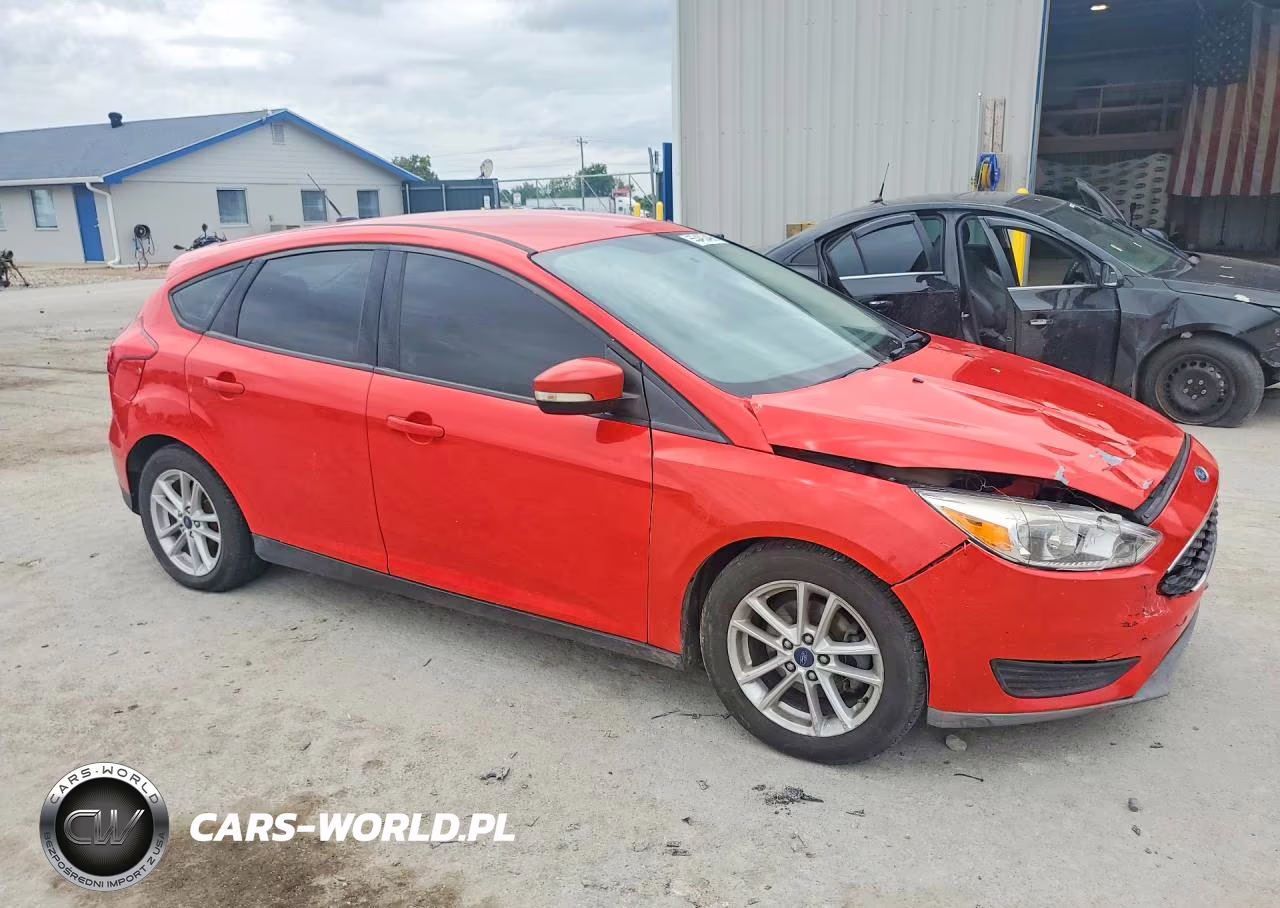 2017 Ford Focus Se VIN:1FADP3K28HL258635 - 4