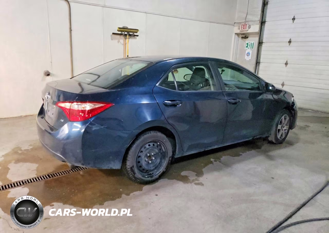 2018 Toyota Corolla Le VIN:2T1BURHE2JC074187 - 3