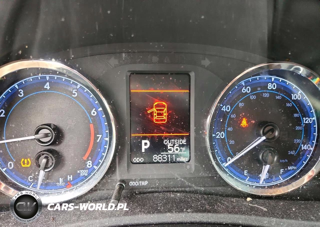 2018 Toyota Corolla Le VIN:2T1BURHE2JC074187 - 9