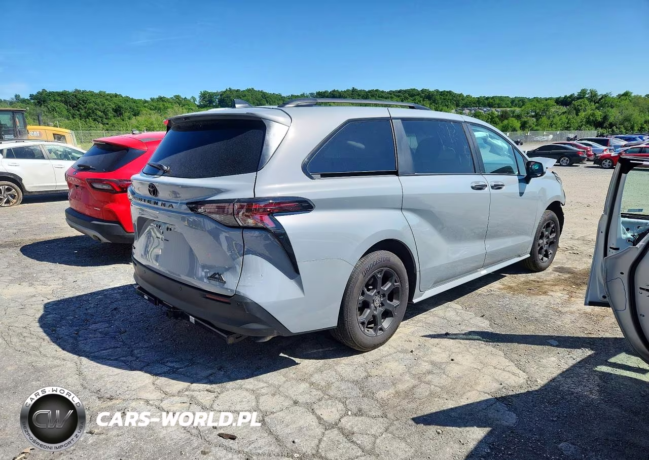 2026 Toyota Sienna Woodland Edition VIN:5TDCSKFC9TS247099 - 3