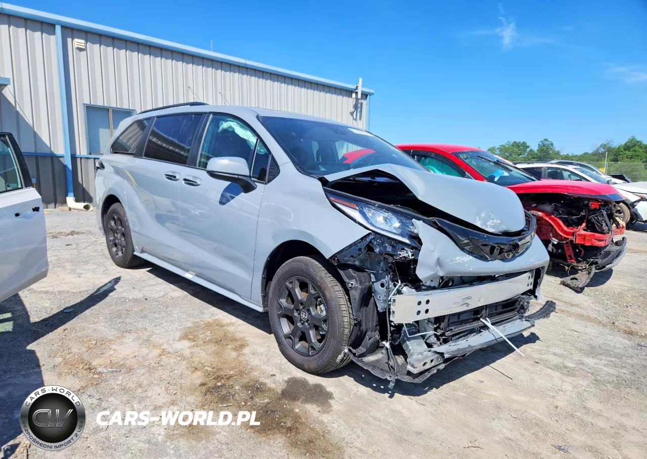 2026 Toyota Sienna Woodland Edition VIN:5TDCSKFC9TS247099 - 4