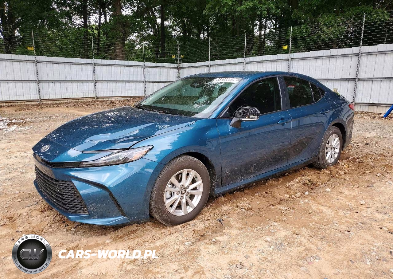 2025 Toyota Camry Le – zdjęcie 1 z 12