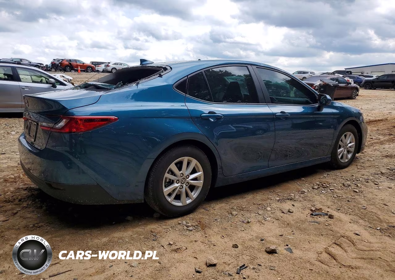 2025 Toyota Camry Le VIN:4T1DAACK8SU569249 - 3