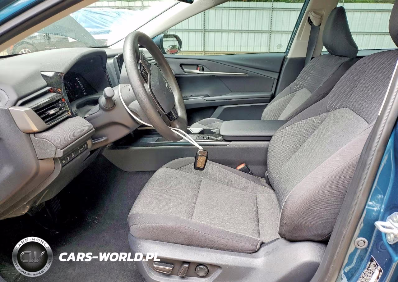2025 Toyota Camry Le VIN:4T1DAACK8SU569249 - 7