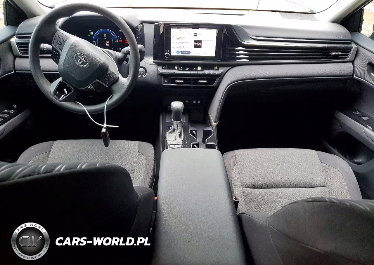2025 Toyota Camry Le VIN:4T1DAACK8SU569249 - 8
