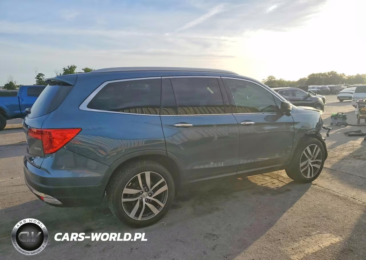 2017 Honda Pilot Touring VIN:5FNYF5H96HB019120 - 3