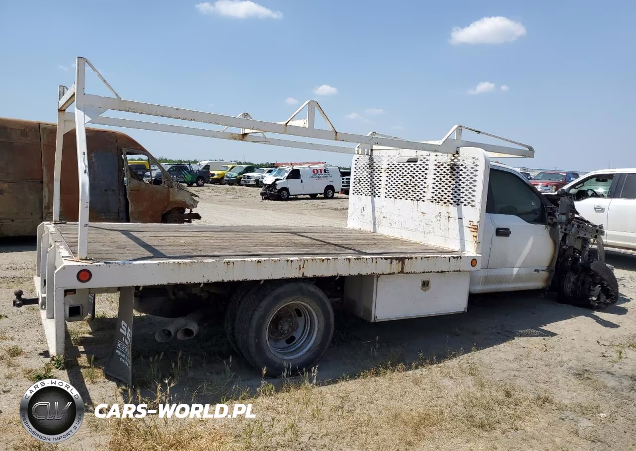 2017 Ford F350 Super Duty VIN:1FDRF3GT3HEB38035 - 3