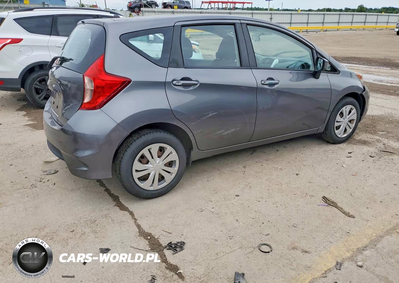 2018 Nissan Versa Note S VIN:3N1CE2CP2JL353169 - 3