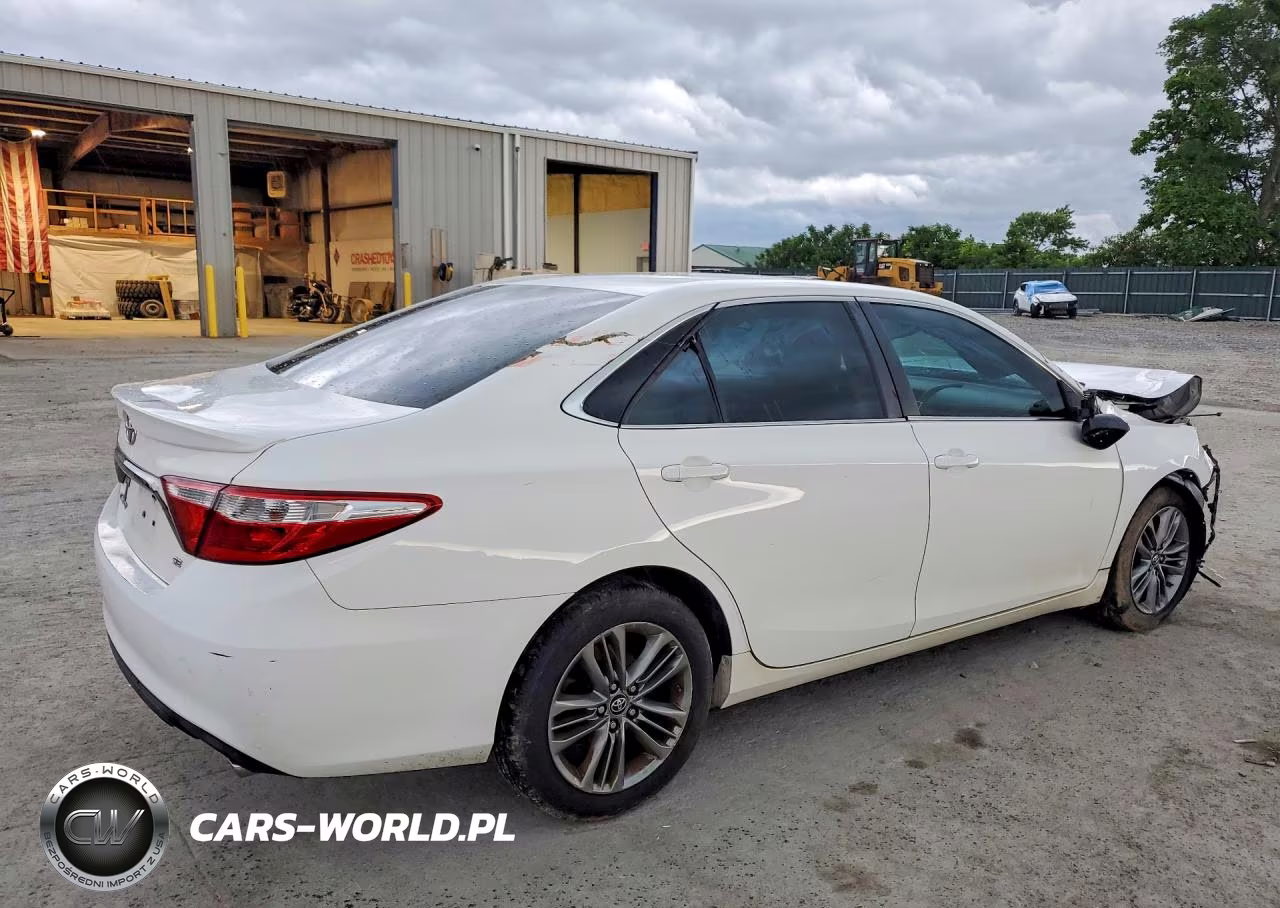 2017 Toyota Camry Se VIN:4T1BF1FKXHU347714 - 3
