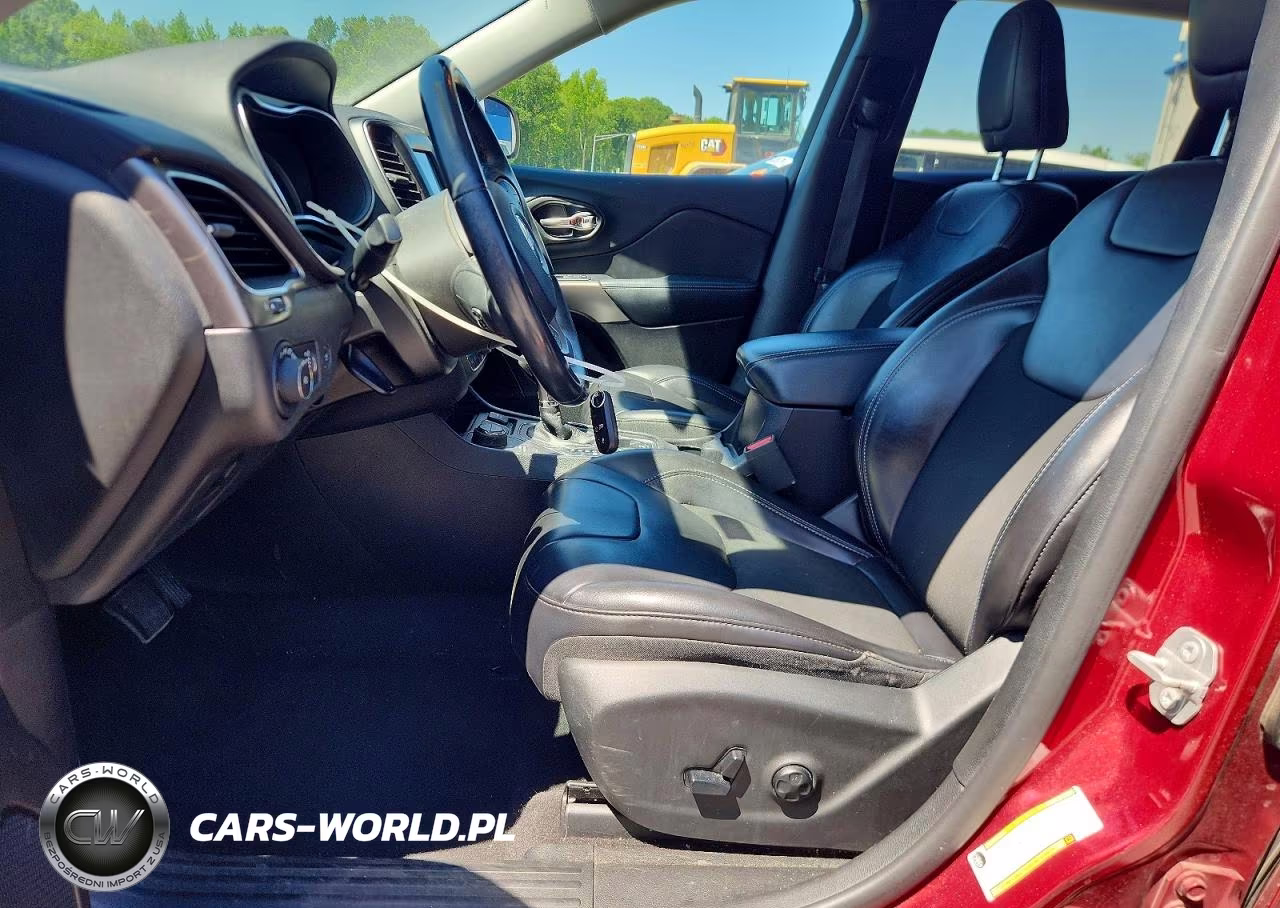 2019 Jeep Cherokee Latitude Plus VIN:1C4PJMLX6KD271569 - 7