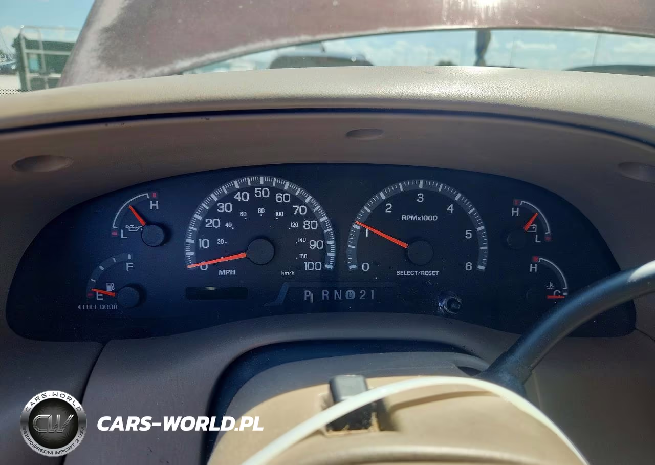 2000 Ford Expedition Eddie Bauer VIN:1FMRU17L3YLB58615 - 9