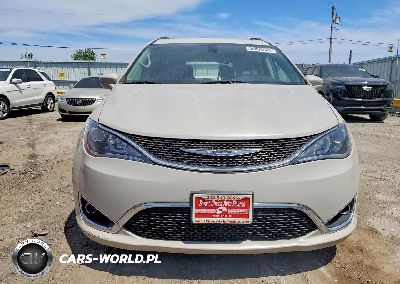 2019 Chrysler Pacifica Touring L VIN:2C4RC1BG1KR668347 - 5