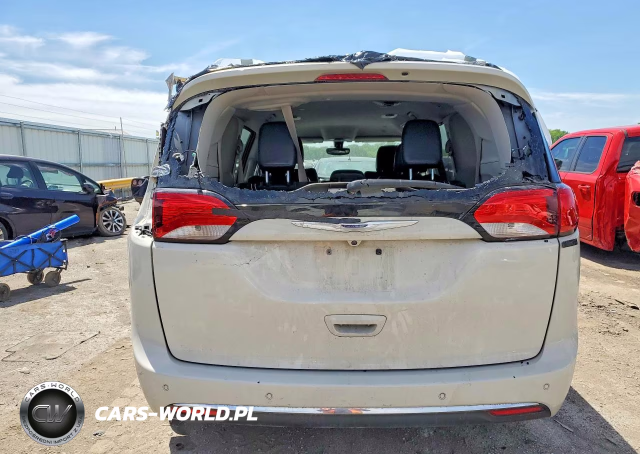 2019 Chrysler Pacifica Touring L VIN:2C4RC1BG1KR668347 - 6