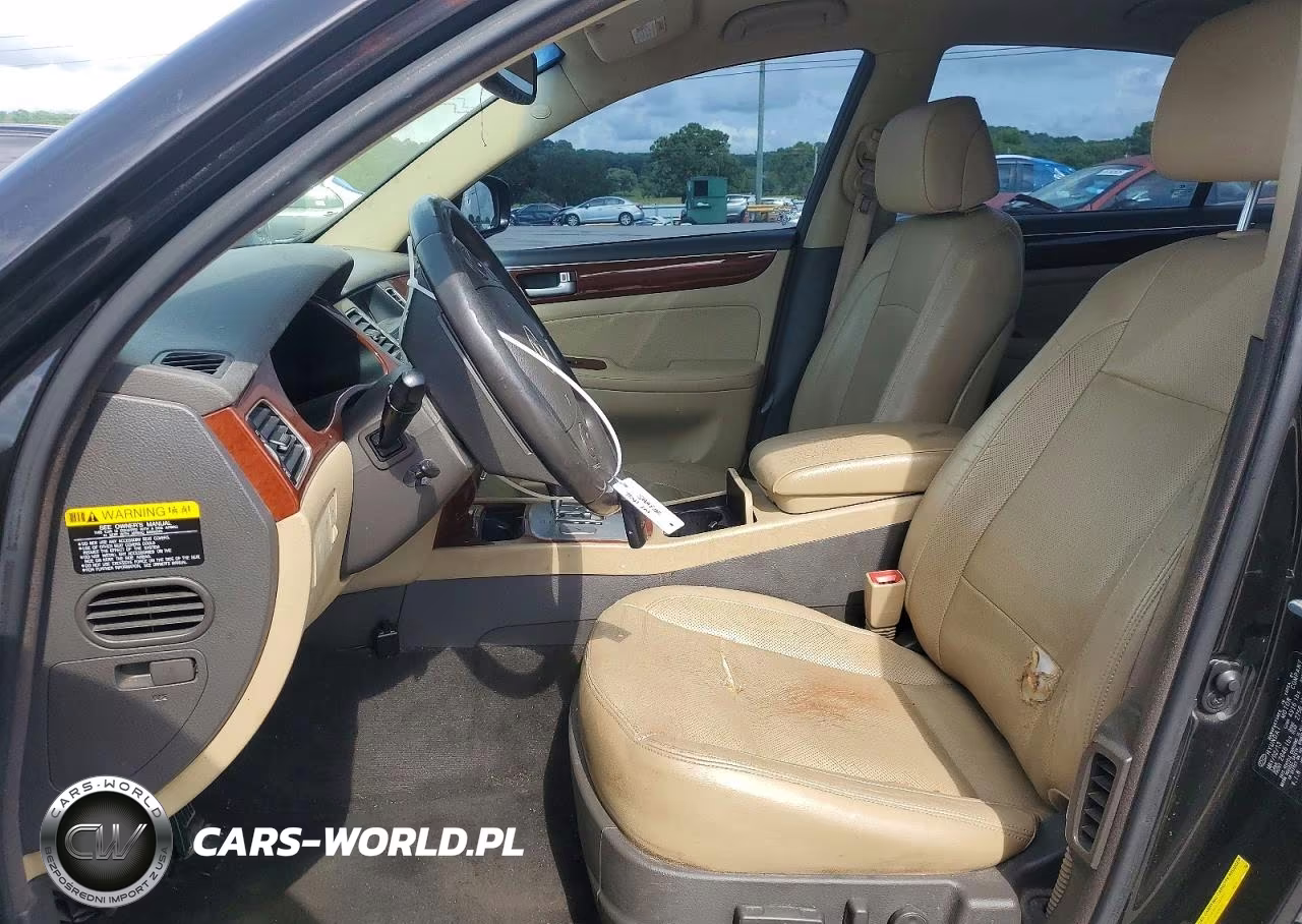 2013 Hyundai Genesis 3.8L VIN:KMHGC4DD1DU243112 - 7