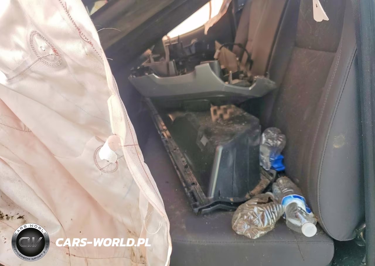 2018 Toyota Tacoma Trd Sport VIN:5TFAZ5CN2JX057677 - 10