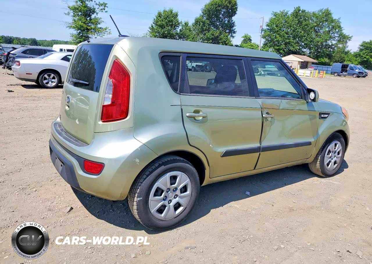 2013 Kia Soul Base VIN:KNDJT2A52D7525432 - 3