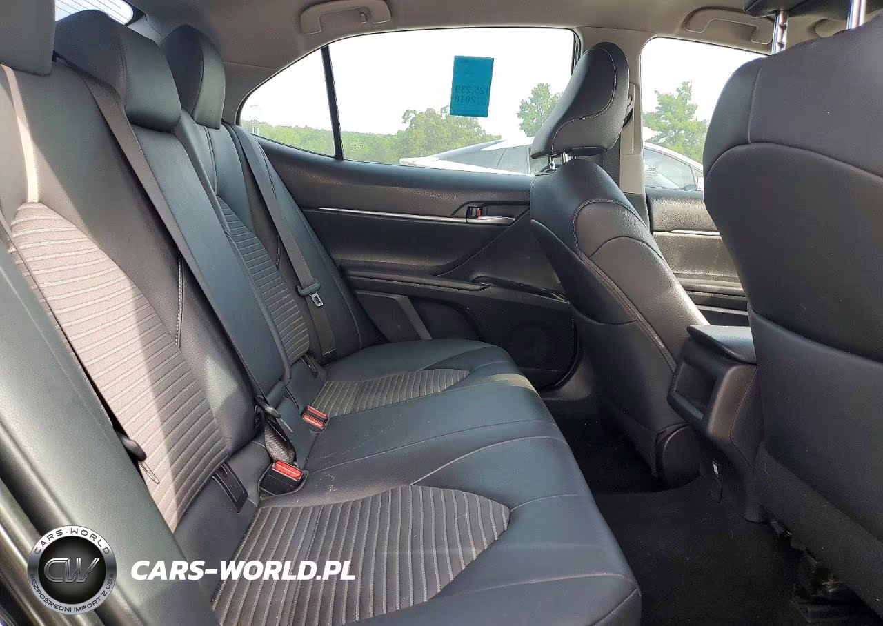 2018 Toyota Camry Se VIN:4T1B11HK0JU678772 - 10