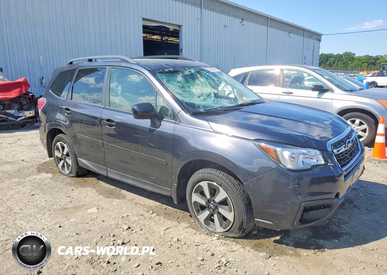 2018 Subaru Forester 2.5I Premium VIN:JF2SJAGC7JH431838 - 4