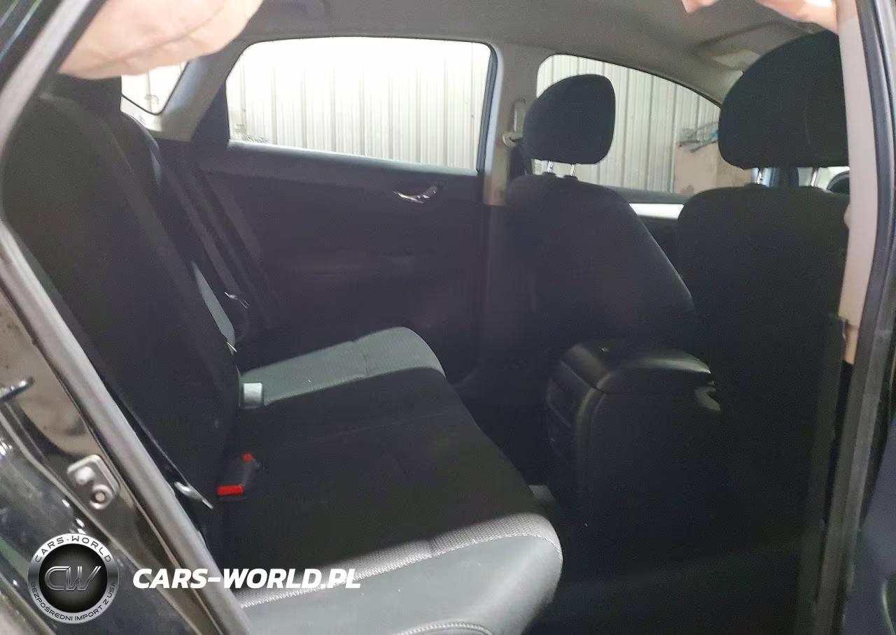 2019 Nissan Sentra S VIN:3N1AB7AP8KY262881 - 10