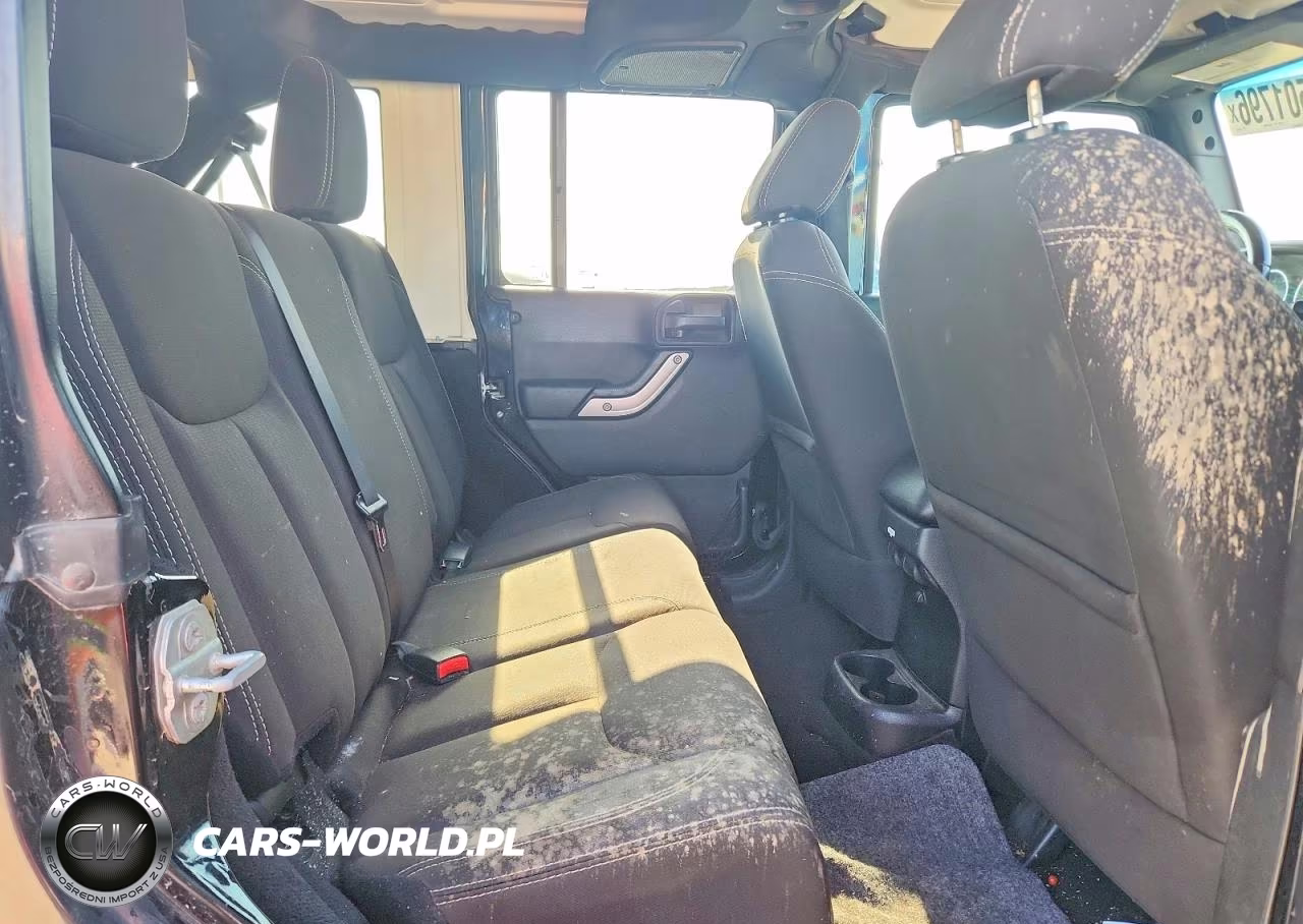 2015 Jeep Wrangler Unlimited Rubicon VIN:1C4BJWFG5FL558785 - 10