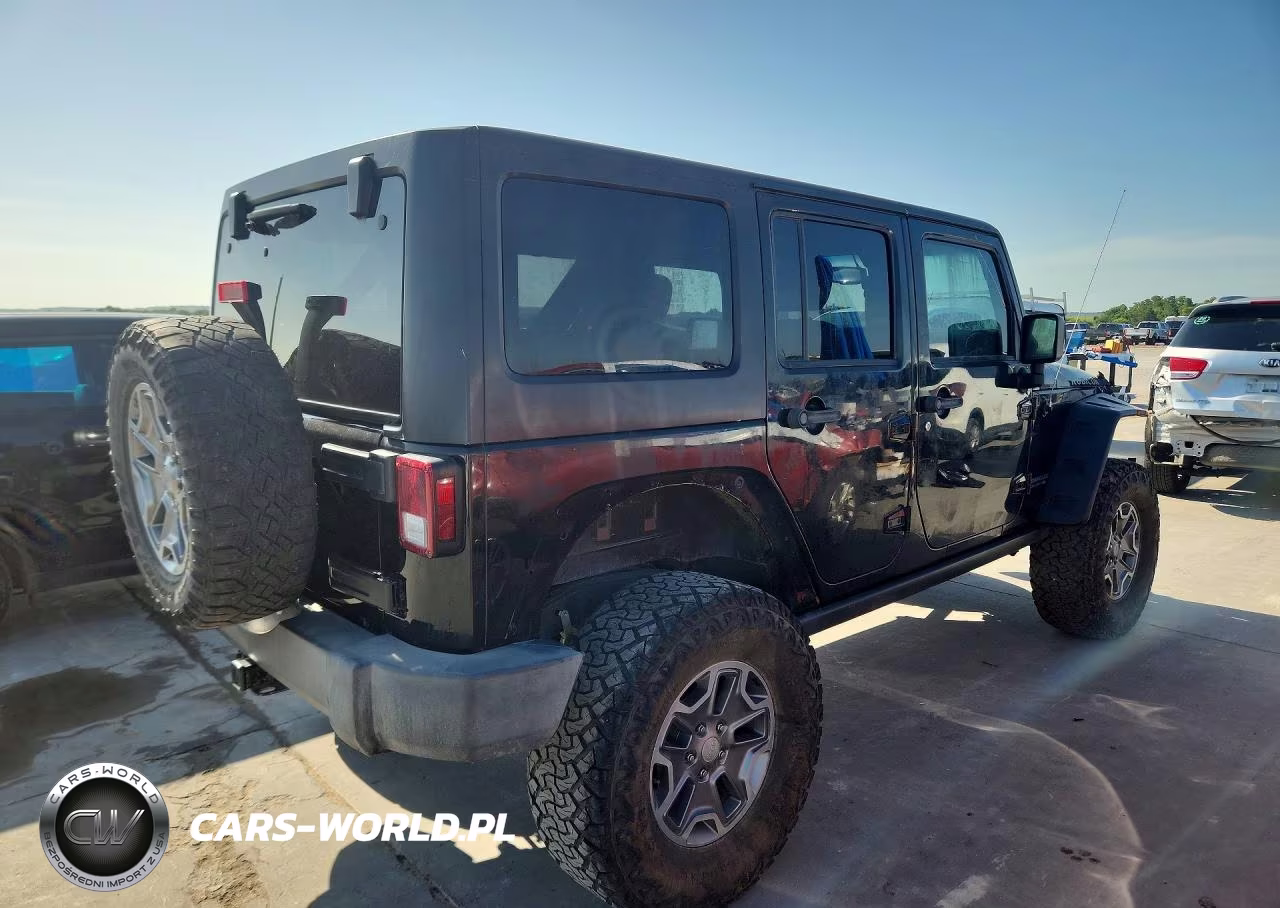2015 Jeep Wrangler Unlimited Rubicon VIN:1C4BJWFG5FL558785 - 3