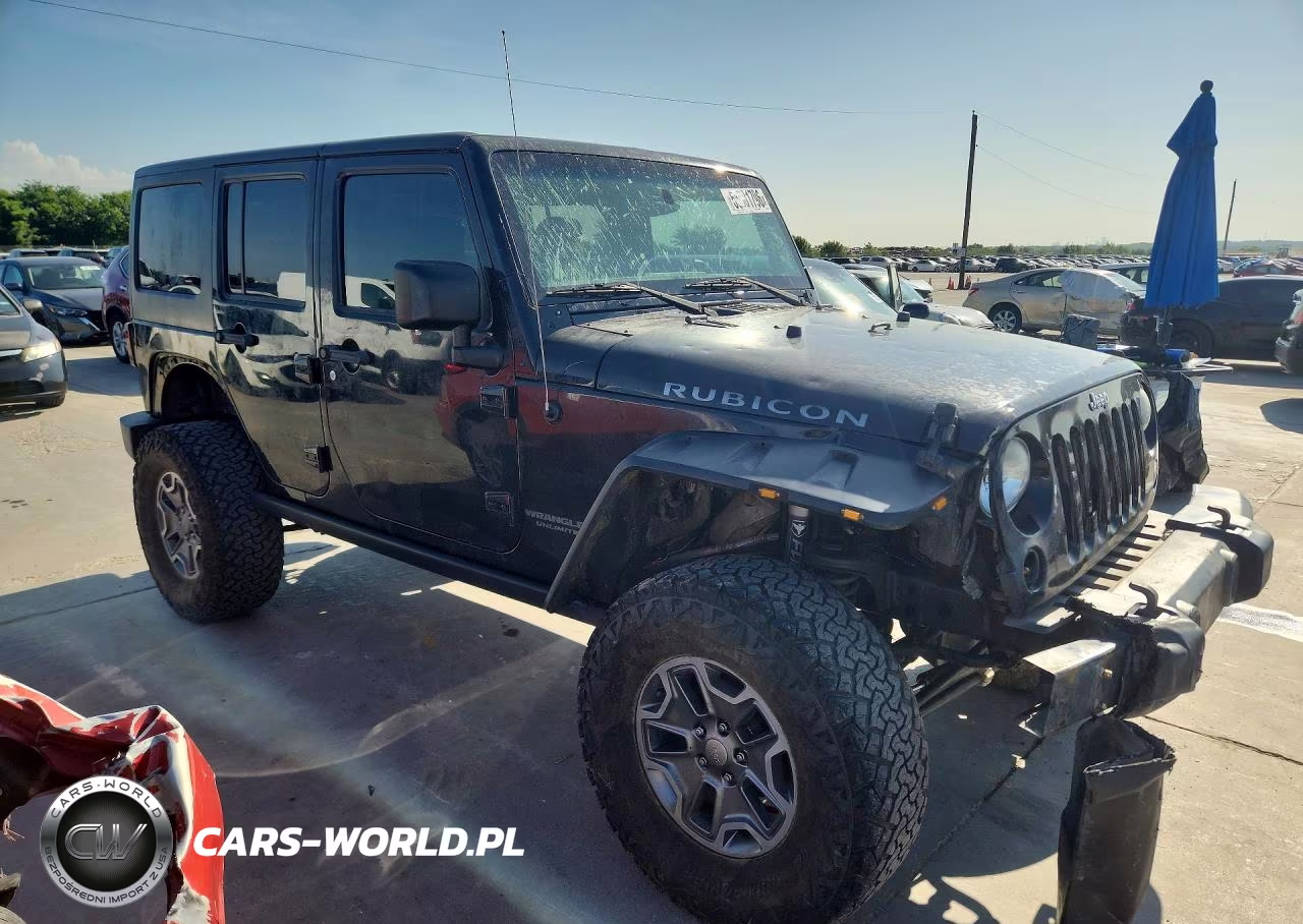 2015 Jeep Wrangler Unlimited Rubicon VIN:1C4BJWFG5FL558785 - 4