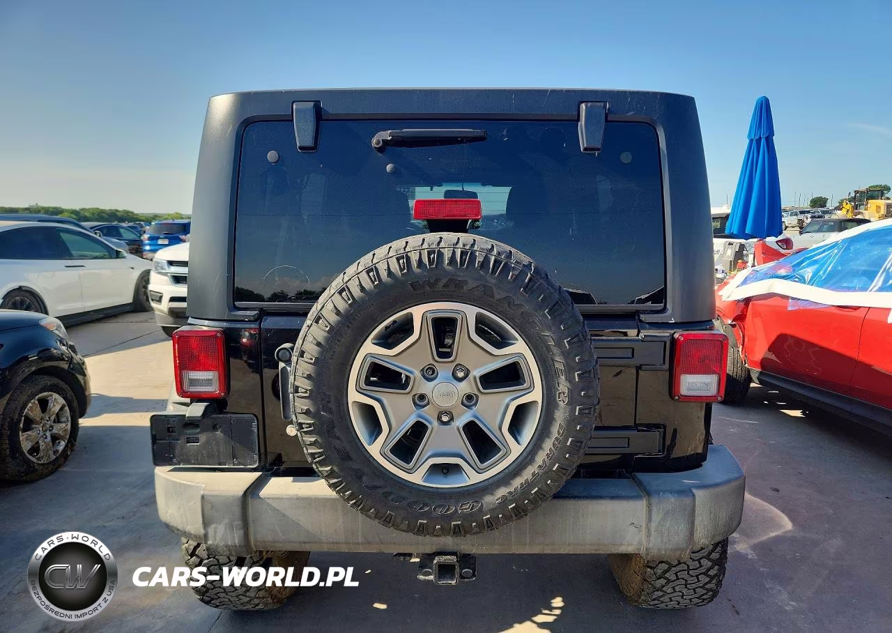 2015 Jeep Wrangler Unlimited Rubicon VIN:1C4BJWFG5FL558785 - 6