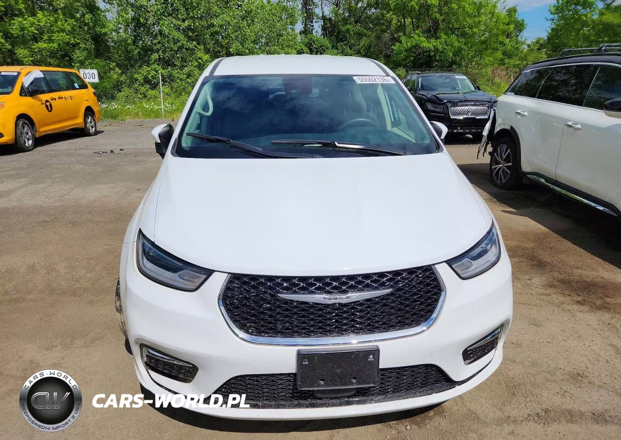 2023 Chrysler Pacifica Hybrid Touring L VIN:2C4RC1L70PR541269 - 5