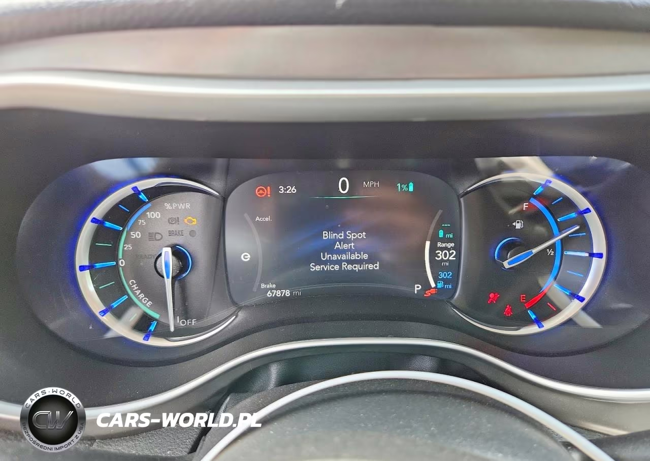 2023 Chrysler Pacifica Hybrid Touring L VIN:2C4RC1L70PR541269 - 9