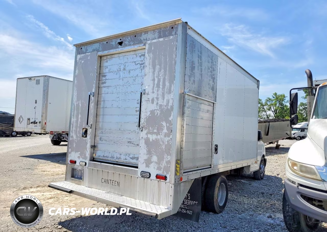 2016 Chevrolet Express G4500 VIN:1GB6GUCG3G1126139 - 4