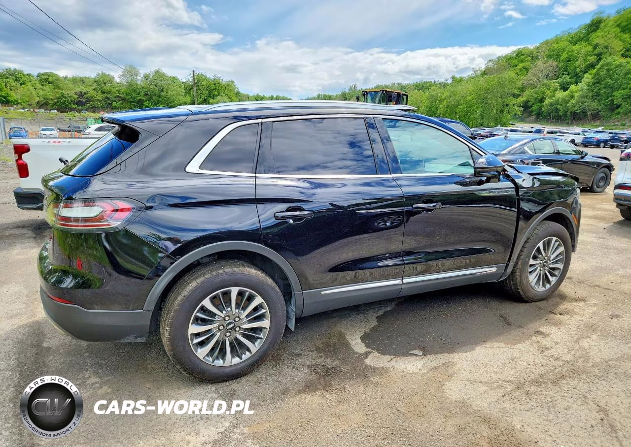 2023 Lincoln Nautilus VIN:2LMPJ8J9XPBL21589 - 3