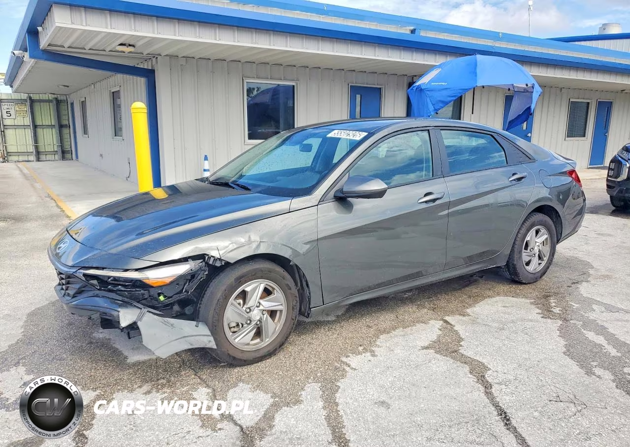 2025 Hyundai Elantra Se – zdjęcie 1 z 12