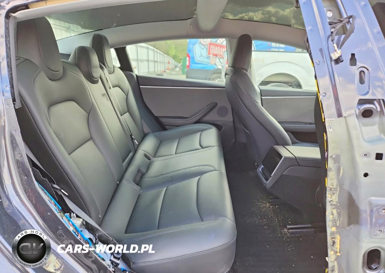 2025 Tesla Model 3 VIN:5YJ3E1EA8SF911039 - 10